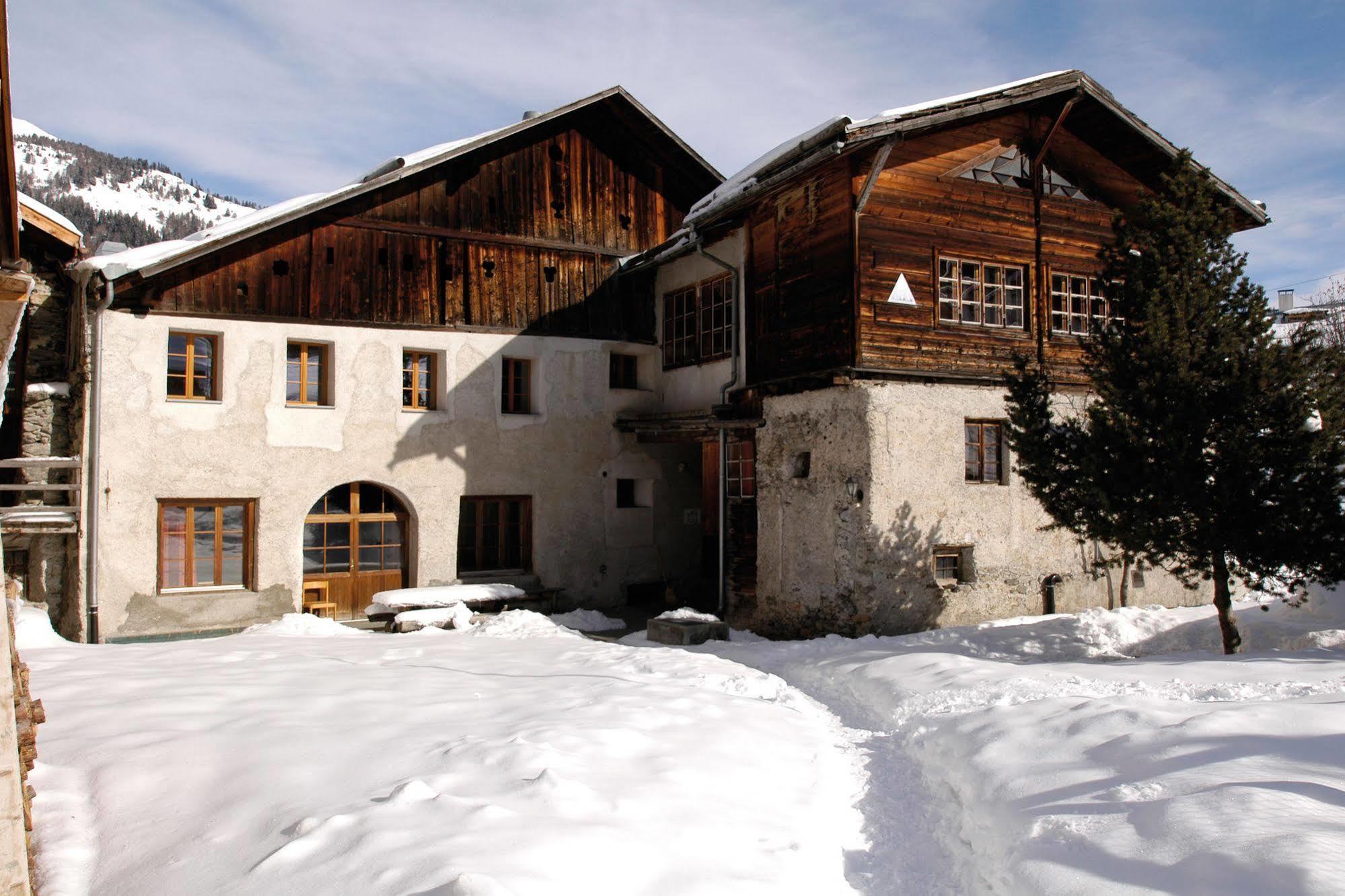 Sta-Maria Youth Hostel Santa Maria Val Muestair Dış mekan fotoğraf